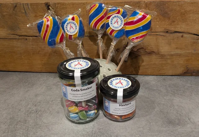 Stor burk Goda Smaker, liten burk Havtorn, Ålands Flagga Klubbor